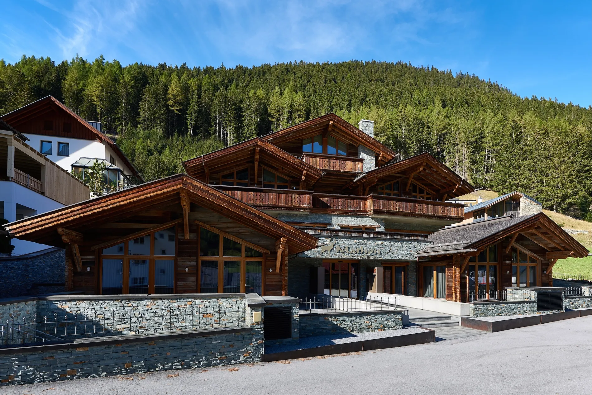Luxury Residences In Chalet Mathon